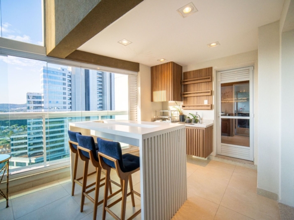 Apartamento em Alphaville Centro de Apoio I, Barueri, com 336 m², 5 suítes, piscina privativa, espaço gourmet, mobiliado e vista para o lago.