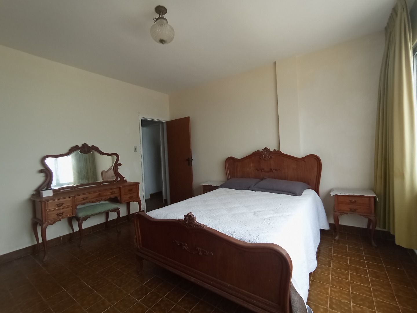 Apartamento no Centro de Peruíbe, frente para o mar, com 120 m², vista panorâmica e localização privilegiada.