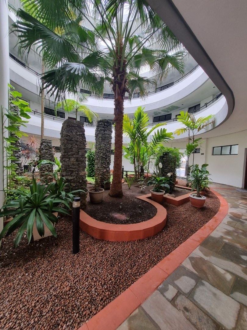 Apartamento no Balneário Samburá, em Peruíbe, com 2 dormitórios, suíte, sacadas com vista para o mar, condomínio com lazer e segurança 24 horas.