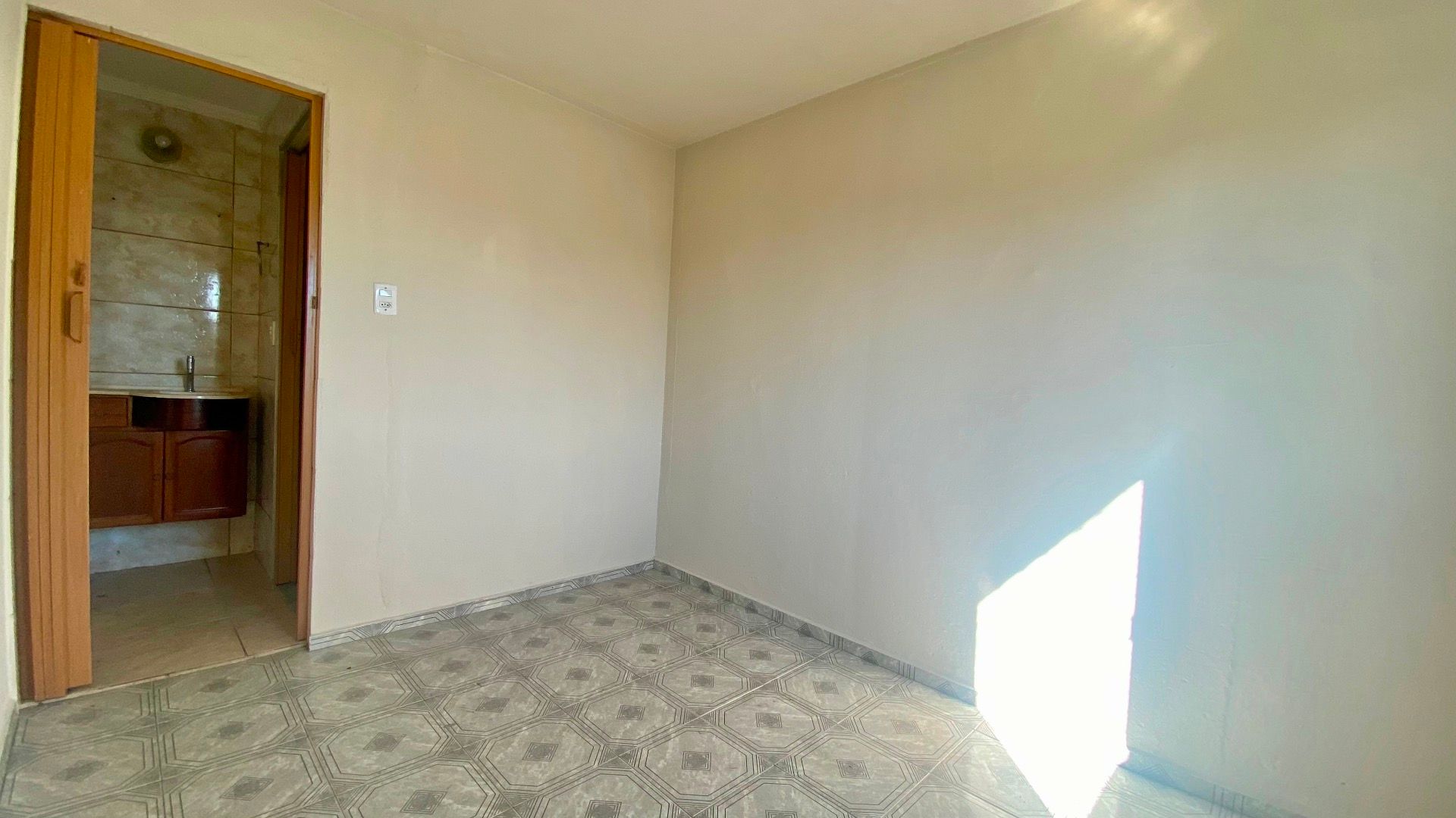 partamento no Condomínio Edifício Tabajara II com 52 m², 2 dormitórios, sala bem iluminada, vaga fixa e localização estratégica em São Paulo.