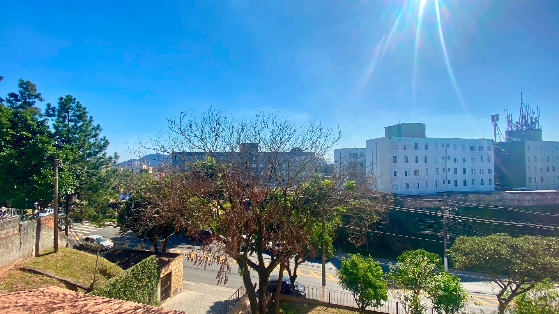 partamento no Condomínio Edifício Tabajara II com 52 m², 2 dormitórios, sala bem iluminada, vaga fixa e localização estratégica em São Paulo.