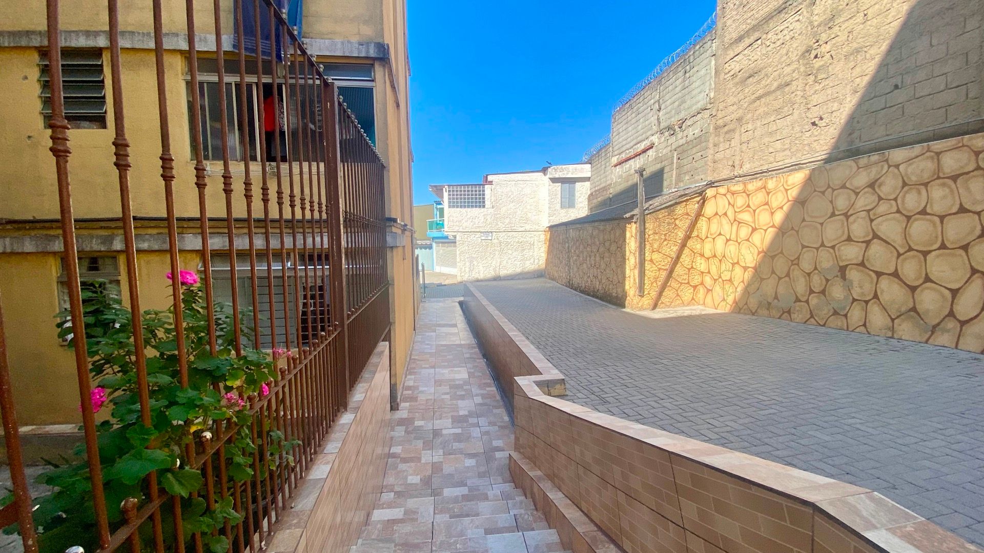 partamento no Condomínio Edifício Tabajara II com 52 m², 2 dormitórios, sala bem iluminada, vaga fixa e localização estratégica em São Paulo.