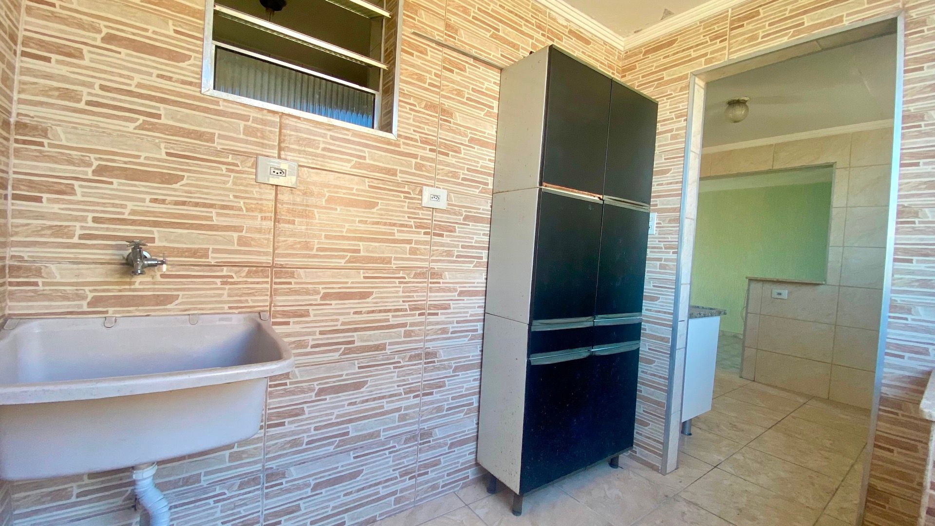 partamento no Condomínio Edifício Tabajara II com 52 m², 2 dormitórios, sala bem iluminada, vaga fixa e localização estratégica em São Paulo.