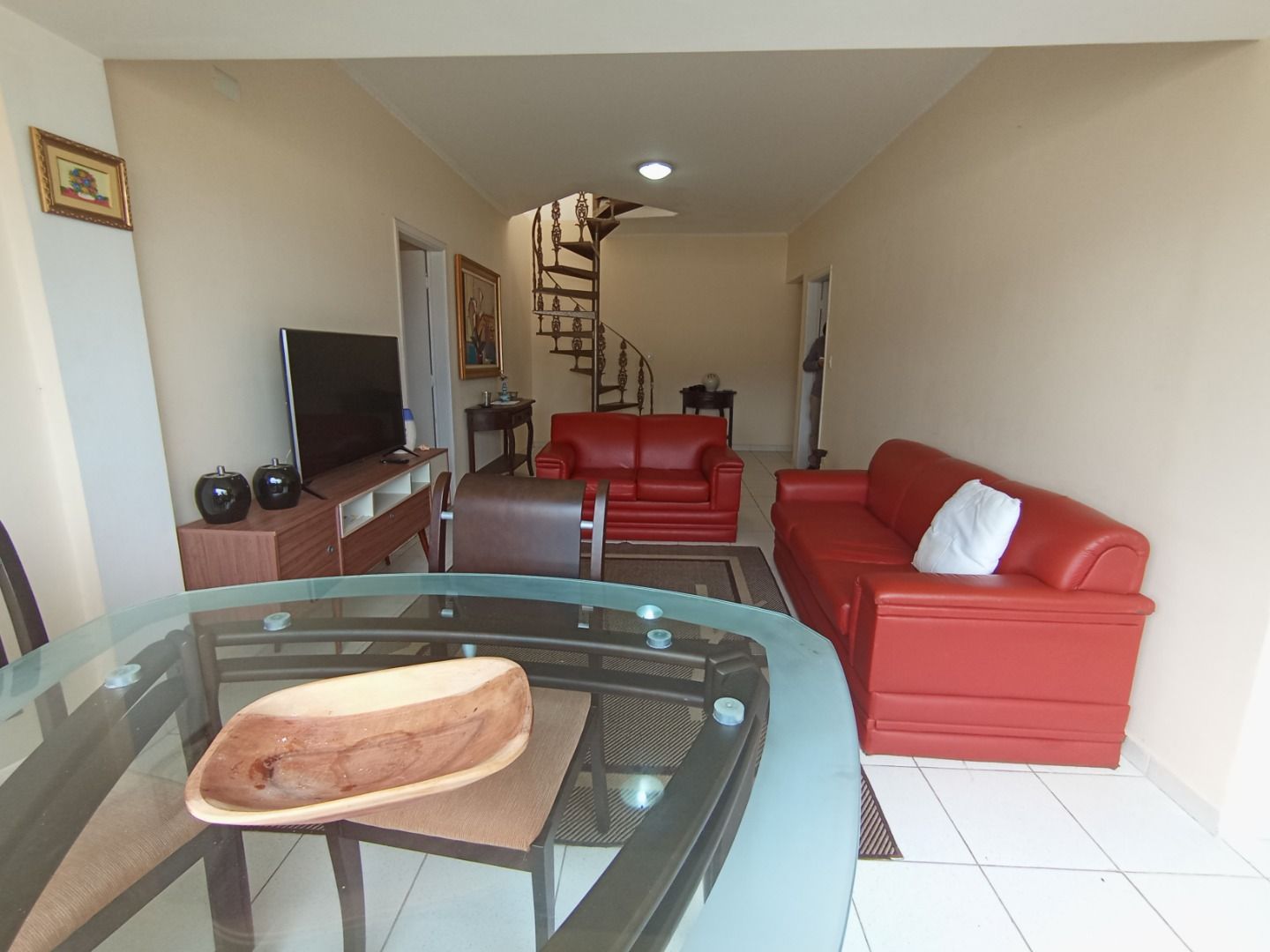 Cobertura duplex no Balneário Stella Maris, em Peruíbe, com 264 m², 3 dormitórios, suíte, jacuzzi, churrasqueira e área de lazer privativa.