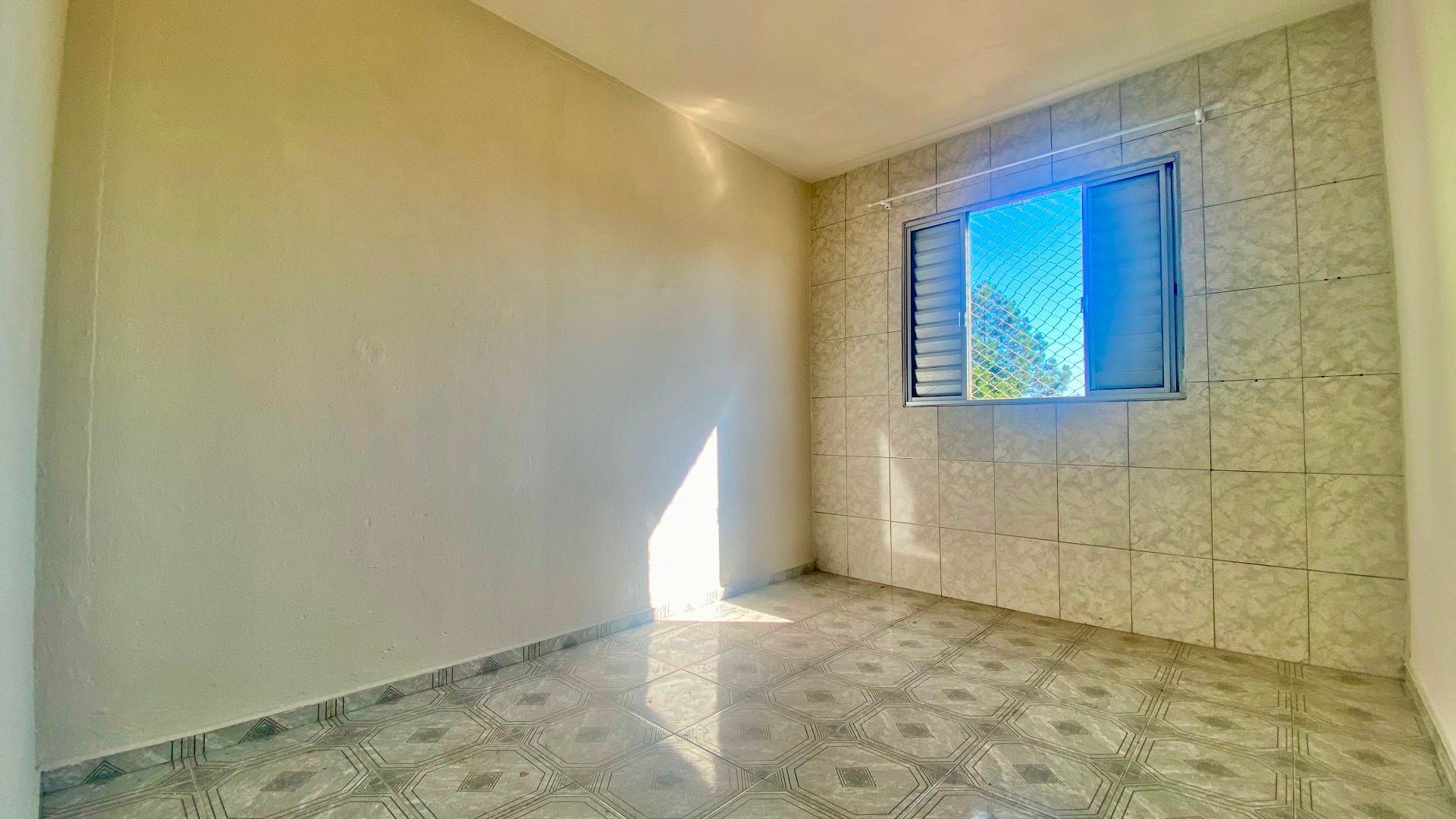 partamento no Condomínio Edifício Tabajara II com 52 m², 2 dormitórios, sala bem iluminada, vaga fixa e localização estratégica em São Paulo.