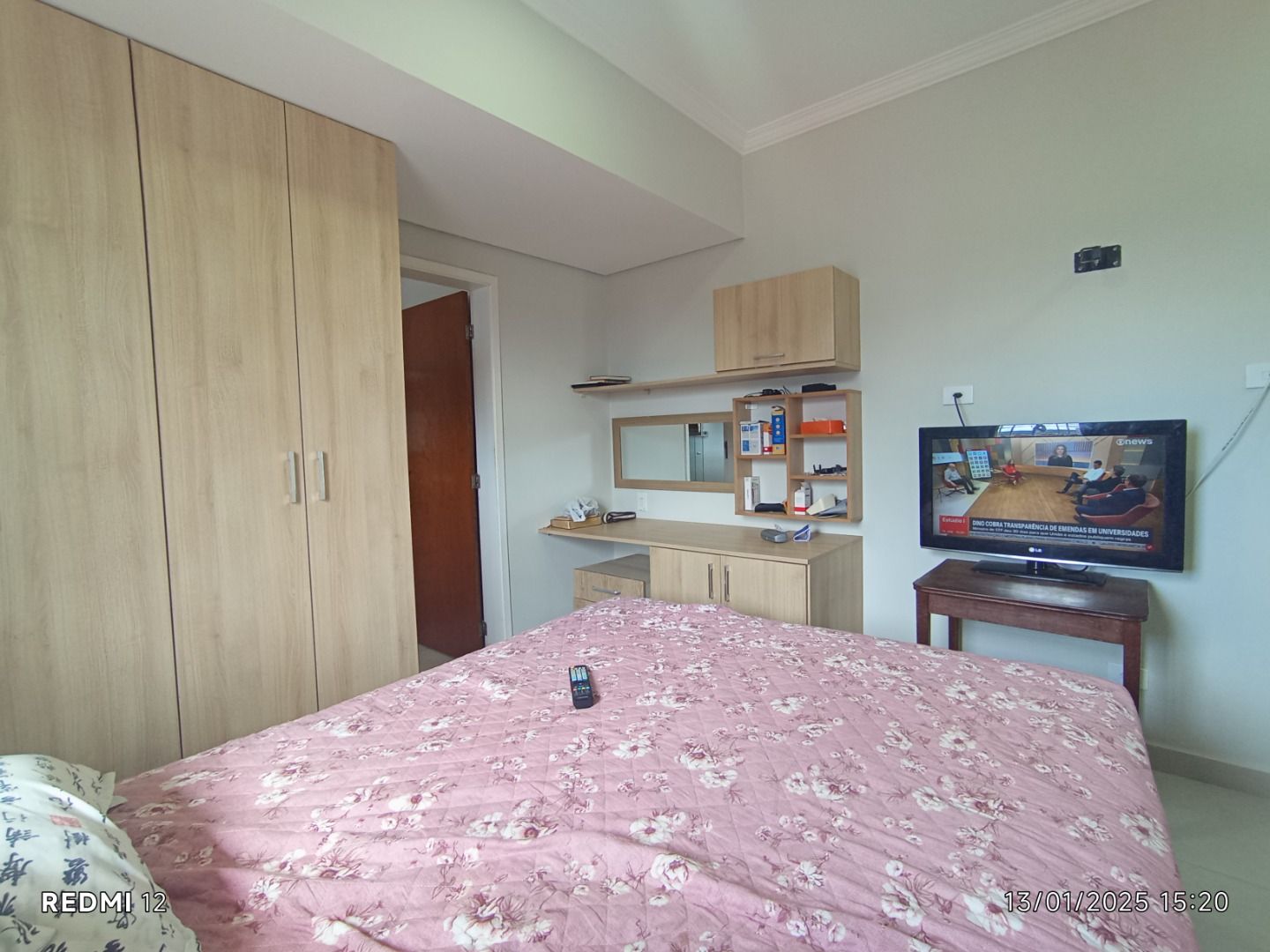 Apartamento duplex no Centro de Peruíbe com 280 m², 4 suítes, varanda gourmet, ofurô e vista permanente para o mar.