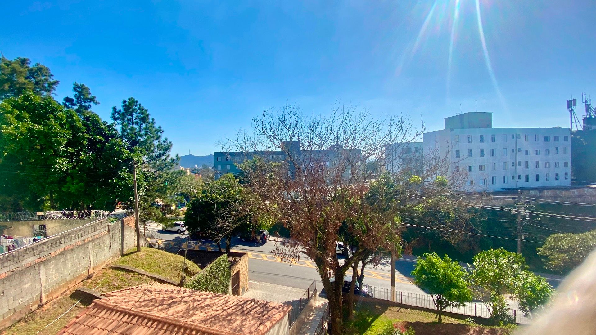 partamento no Condomínio Edifício Tabajara II com 52 m², 2 dormitórios, sala bem iluminada, vaga fixa e localização estratégica em São Paulo.