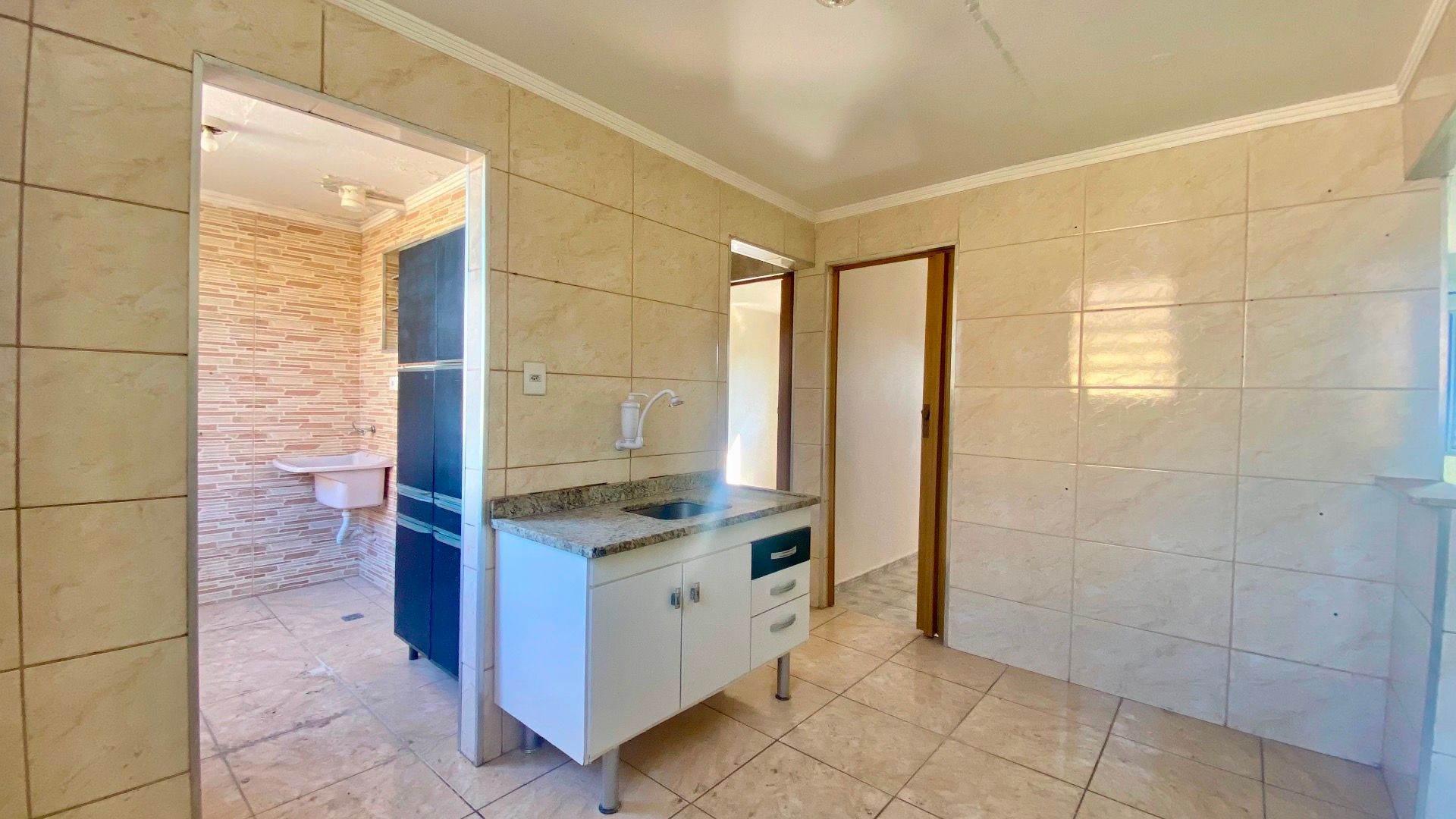 partamento no Condomínio Edifício Tabajara II com 52 m², 2 dormitórios, sala bem iluminada, vaga fixa e localização estratégica em São Paulo.