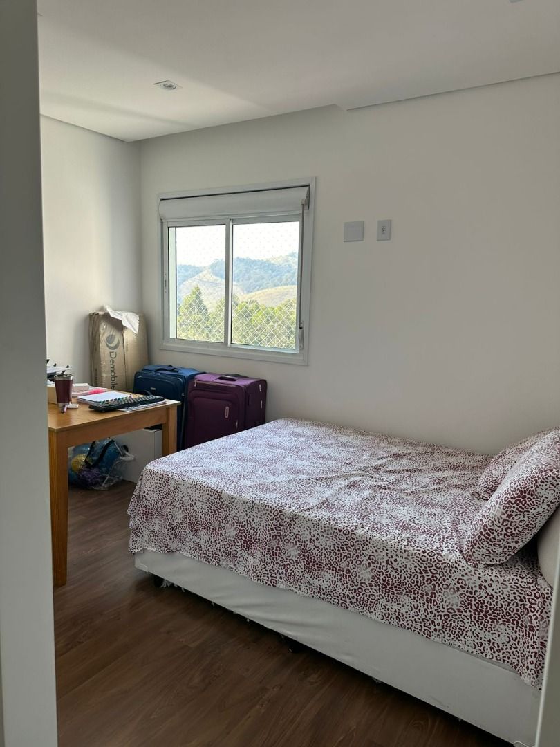 Apartamento no Centro Empresarial Tamboré, em Santana de Parnaíba, com 158 m², 3 suítes, varanda gourmet, 3 vagas e lazer completo.