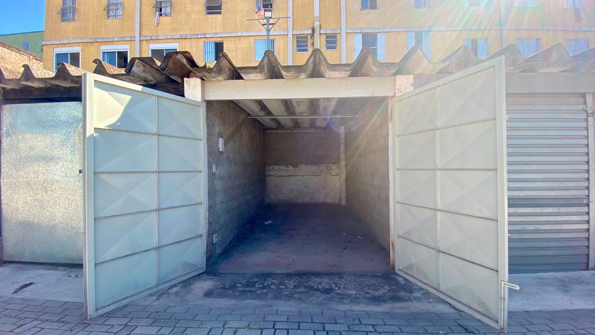 partamento no Condomínio Edifício Tabajara II com 52 m², 2 dormitórios, sala bem iluminada, vaga fixa e localização estratégica em São Paulo.